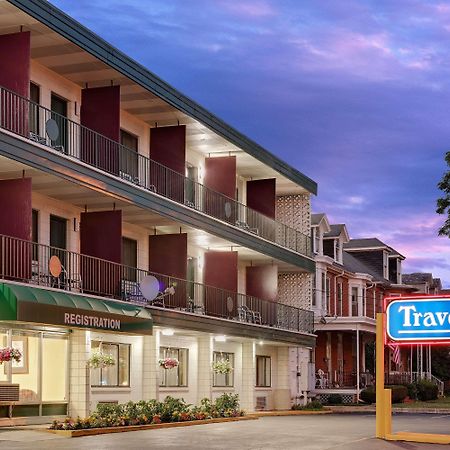 Travelodge By Wyndham Чемберсберг Экстерьер фото