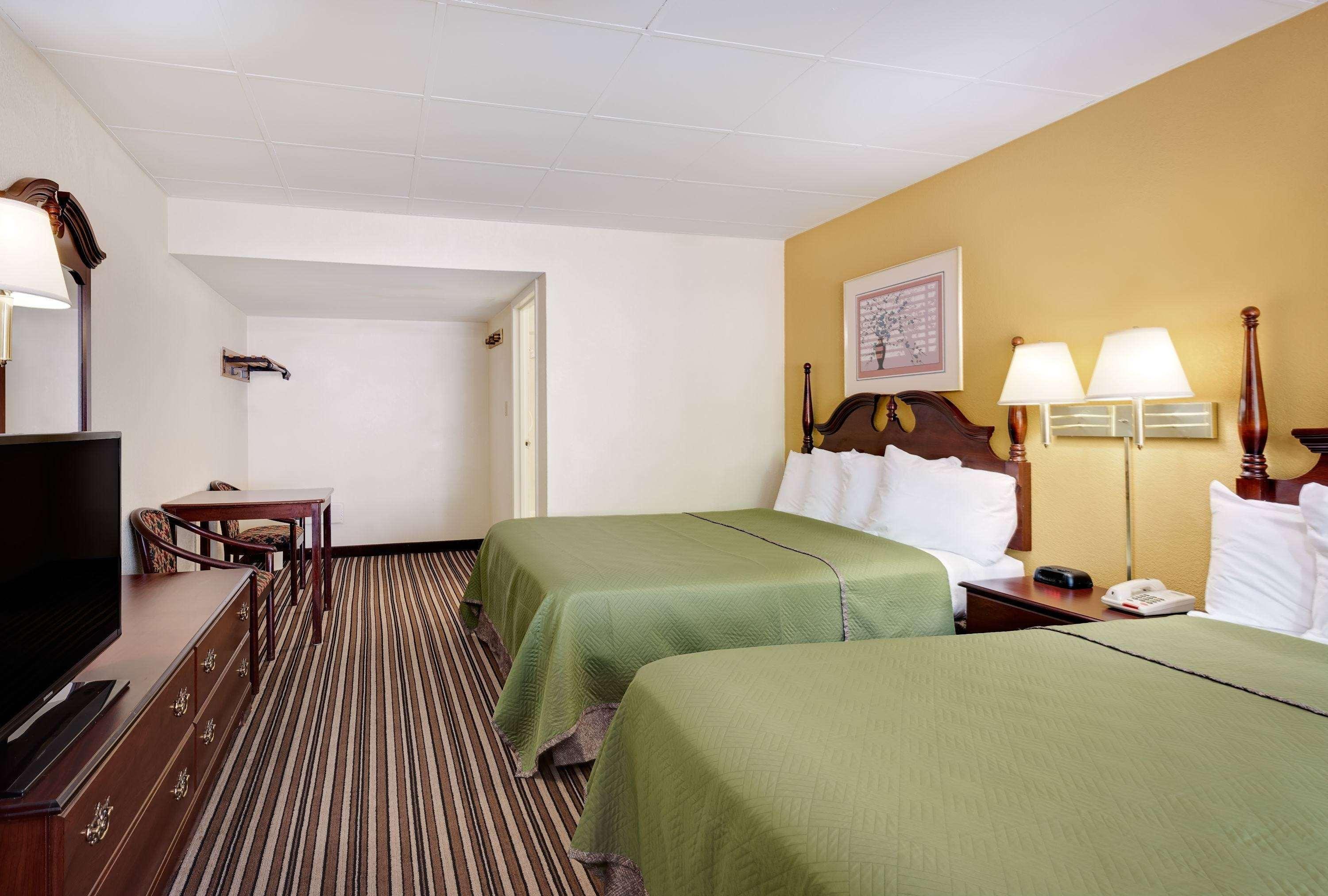 Travelodge By Wyndham Чемберсберг Экстерьер фото